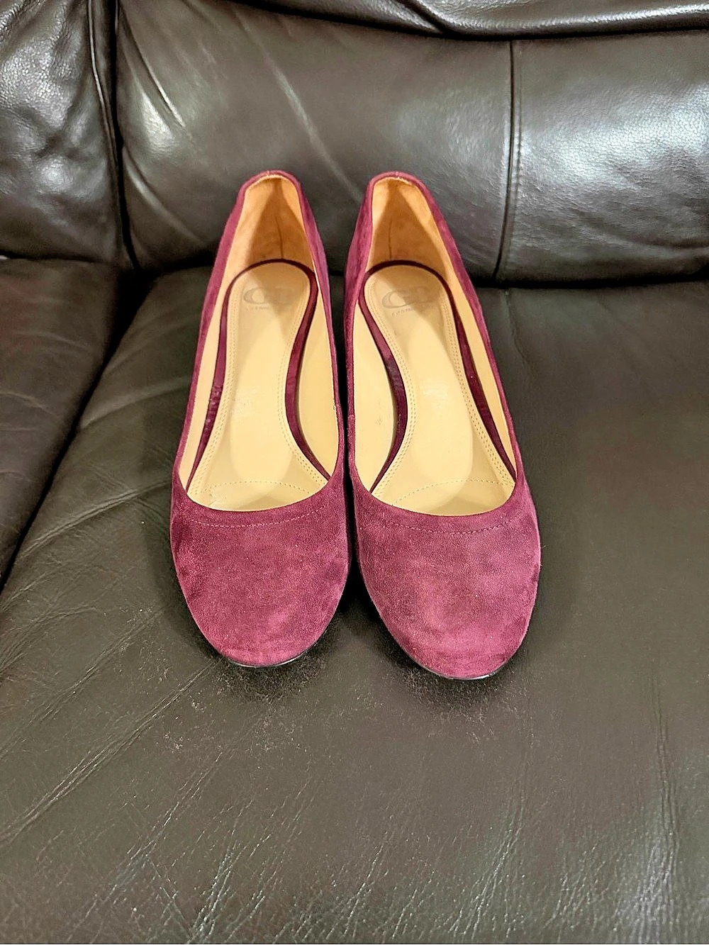 Giani Bernini Burgundy Suede Almond Toe Pumps - Size 9M